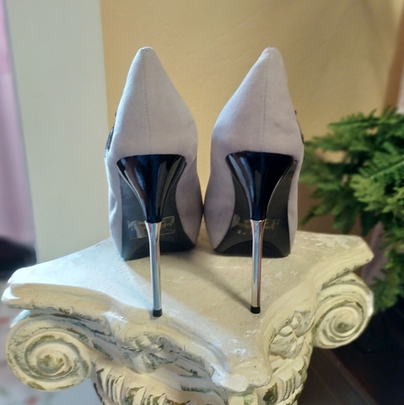 Gray Cutout Stilletos - Picture 2 of 10